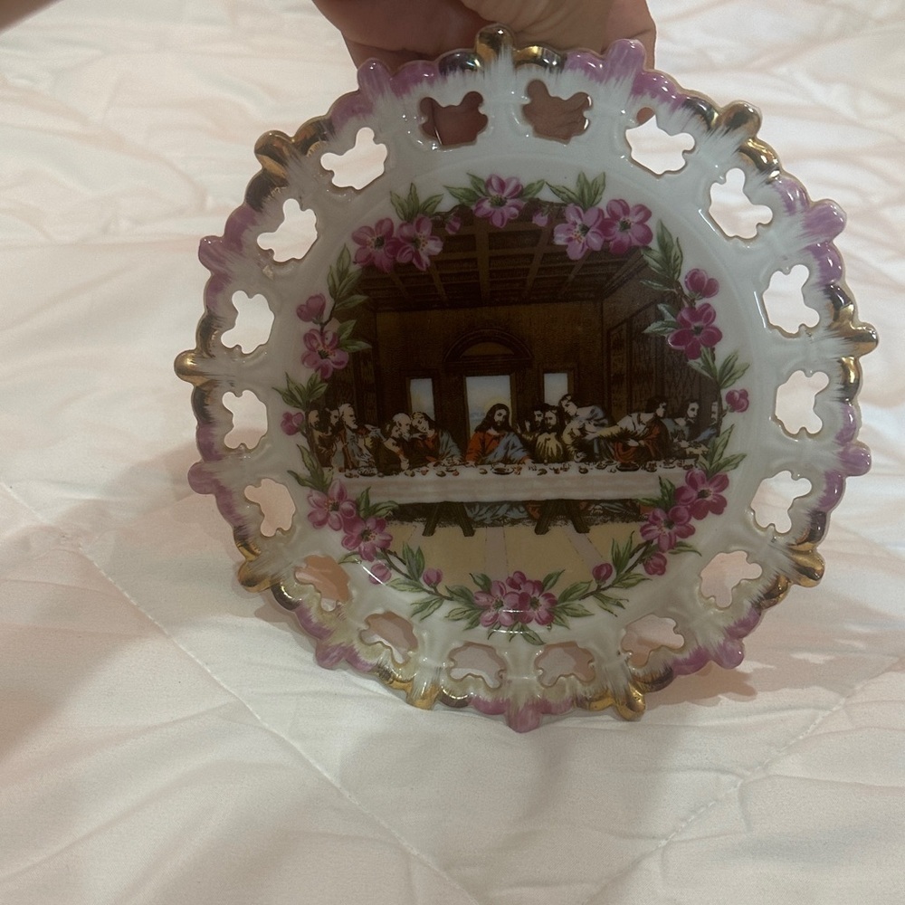 Decorative Plate with Last Supper Design - Purple and Gold Accents